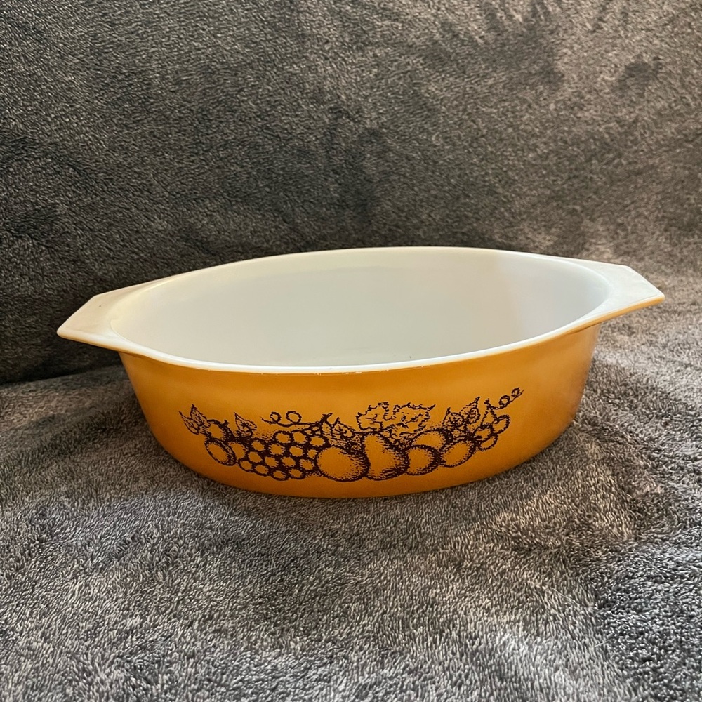 Pyrex old orchard casserole dish